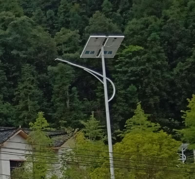 秀山鍾靈鎮路燈亮化工程